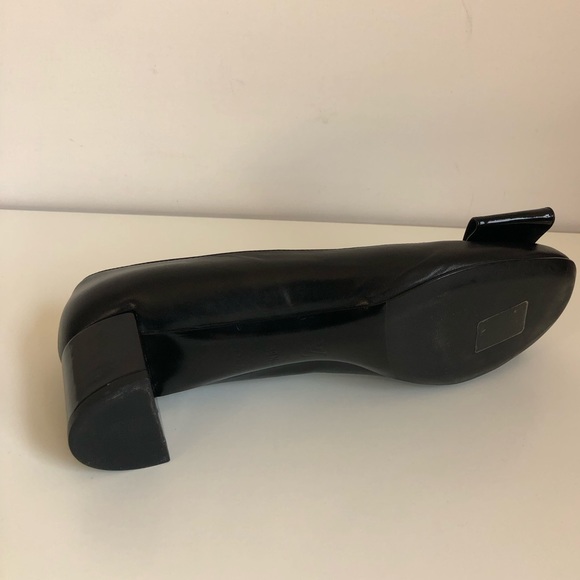 Louis Vuitton Monogram LV Bow Leather Heel 9.5 / 39.5 COA Authentic - Picture 10 of 10